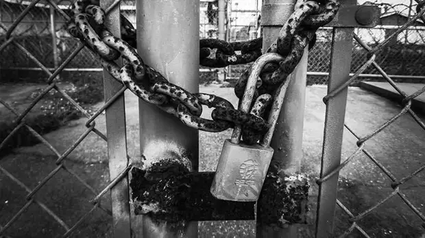 Челябинца задержали при попытке передачи наркотиков в колонию