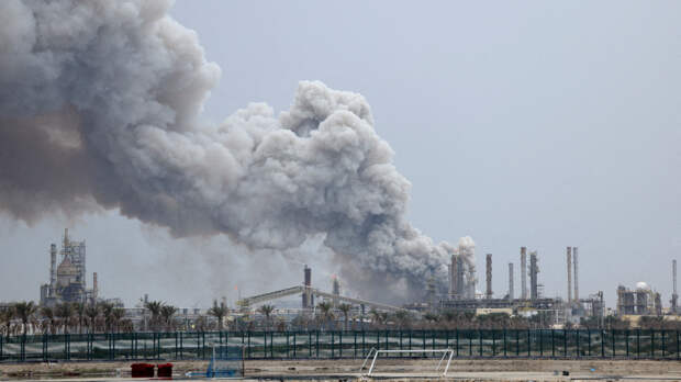 В Иране атакованы нефтехимические и алюминиевый заводы