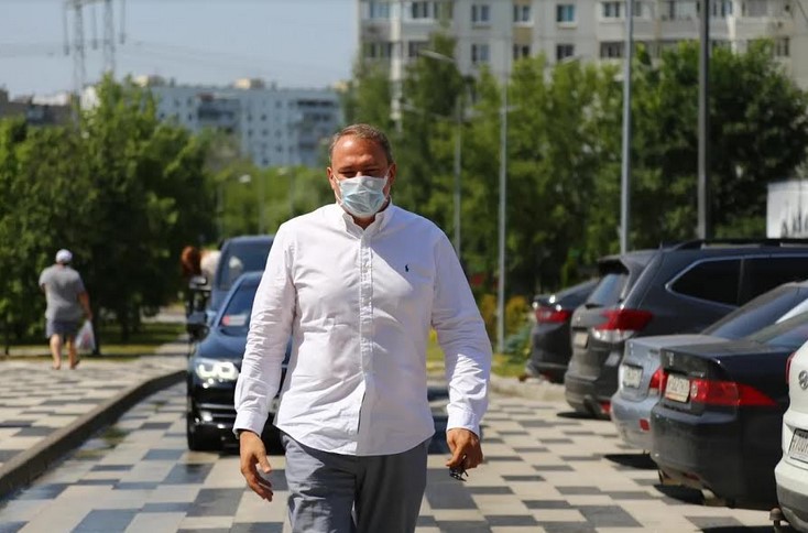 Петра Толстого попросили помочь с переносом автобусной остановки в Выхино-Жулебино фото: Александр Чикин