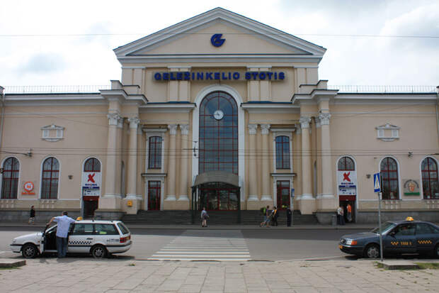 В Вильнюсе после сигнала о российских военных в поезде окружили вокзал история, факты