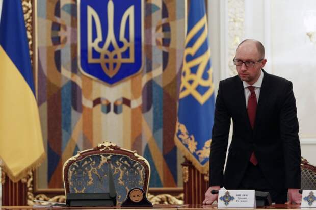 Яценюк требует за Крым триллион гривен, а не долларов