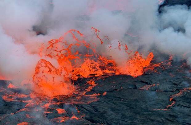 Кратер вулкана Nyiragongo (28 фото)