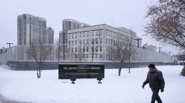 «Европейская правда»: сотрудников посольства США в Киеве переводят во Львов