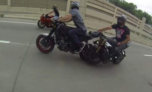 b2ap3_thumbnail_two-moron-riders-in-spectacularly-silly-hard-crash-video_1.jpg