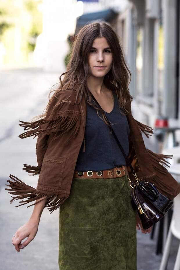The-Fashion-Fraction-Fringe-Jacket-Autumn-Outfit-Inspiration-Suede-Skirt-Burgundy-Loafers-Louis-Vuitton-Mini-Alma-15