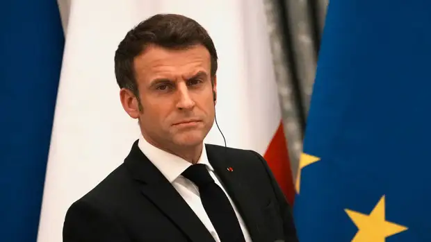 Макрон: Франция будет помогать Украине искать доказательства преступлений военных РФ