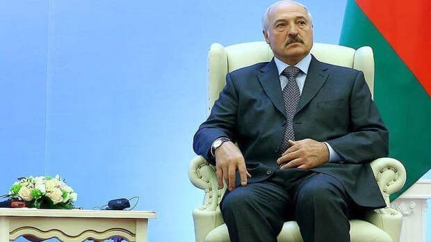 Лукашенко опроверг возможность трансфера власти