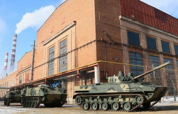 Боевая машина десанта БМД-4М и бронетранспортеры БТР-МДМ ("Ракушка-М") , произведенные на ОАО "Курганмашзавод" © Александр Алпаткин/ТАСС