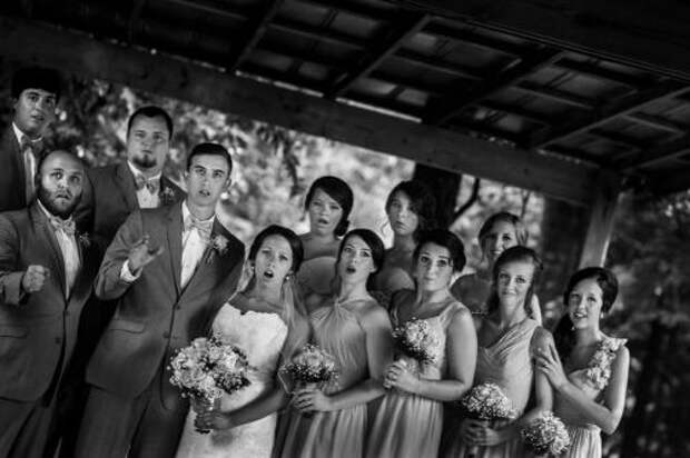 Фотограф упал во время съемки, и случайно получилось шедевральное свадебное фото