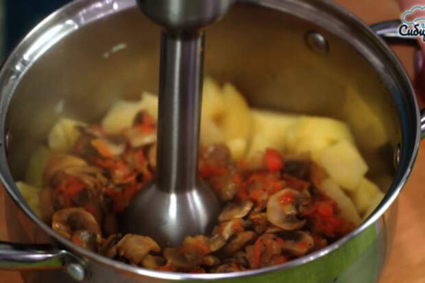 Овощной крем-суп с шампиньонами и сливками: шаг 6
