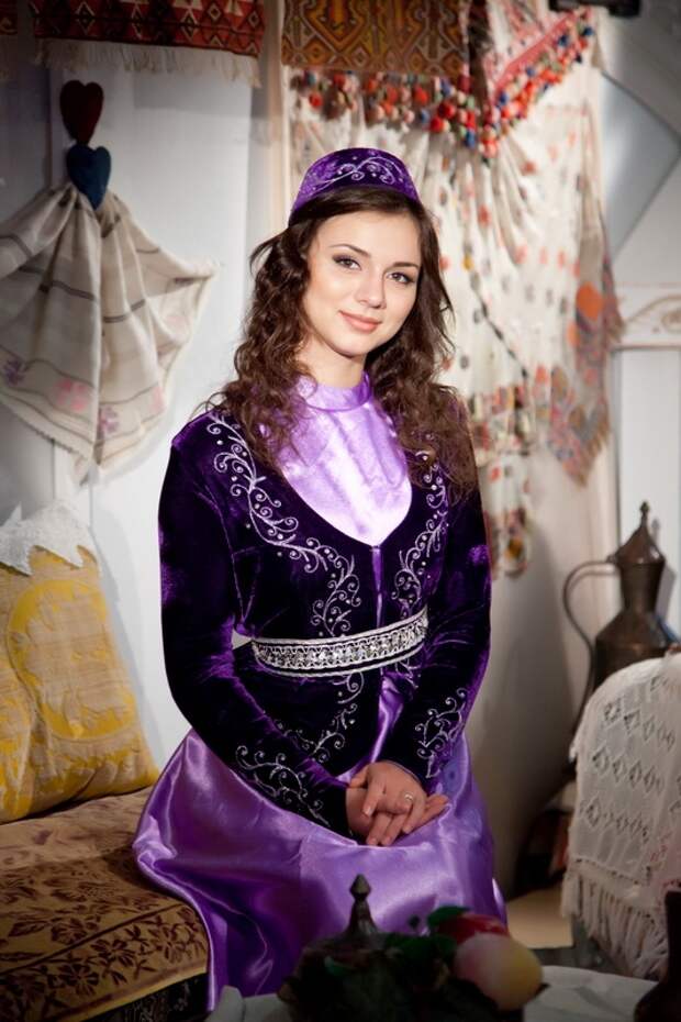 крымская татарка в национальном костюме фото