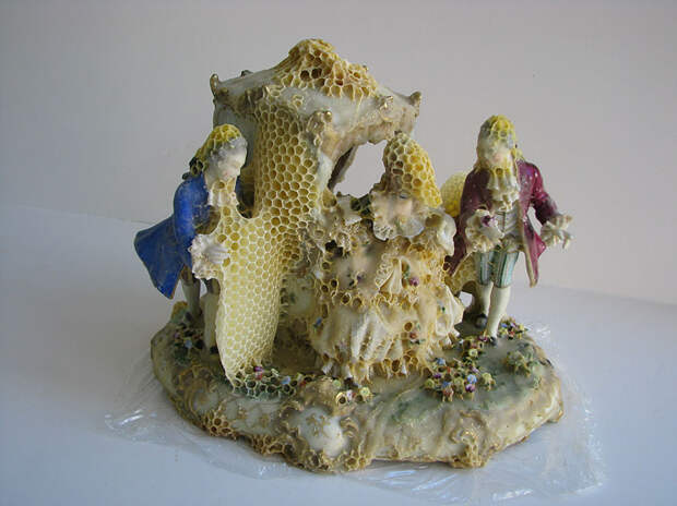 honeycomb-bee-art-sculpture-aganetha-dyck-13