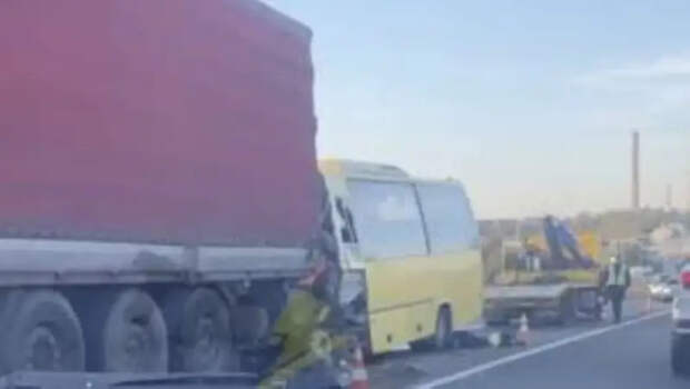 Во Львовской области Украины в ДТП попал автобус с военными