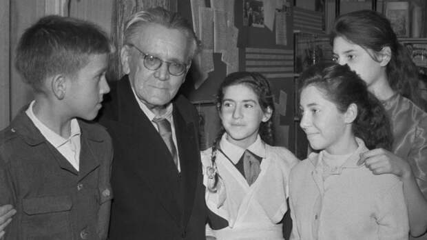 Пока жива поэзия: 135 лет со дня рождения классика советской литературы, Самуила Яковлевича Маршака