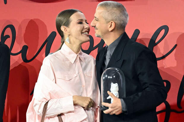 Глава ФПБК назвал Богомолова извращенцев, а Собчак обвинил в окручивании звезд