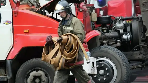 В Уфе эвакуировали 30 человек из-за пожара в многоквартирном доме