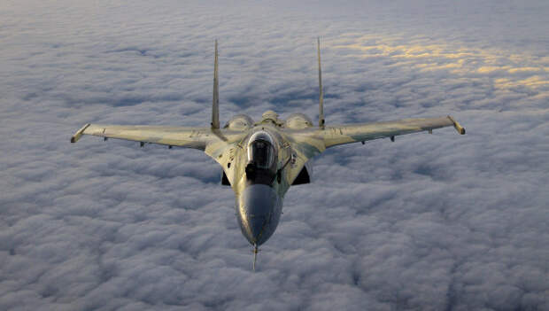 Российский многоцелевой сверхманёвренный истребитель Су-35. Архивное фото