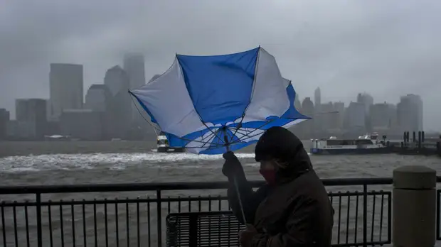 Трамп оценил идею возведения стены для защиты Нью-Йорка от штормов