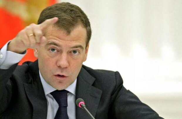 Россия премьер Медведев