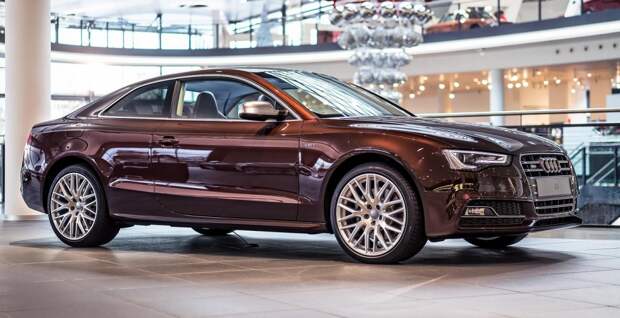 Фотография: Audi окрасила купе S5 в красное дерево Фото S5