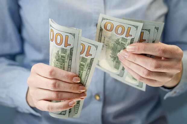 Миллиардер в США раздал своим сотрудникам $1,5 млн, опасаясь расправы