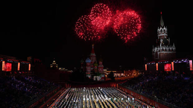 Путин разрешил проведение фестиваля "Спасская башня" на Красной площади