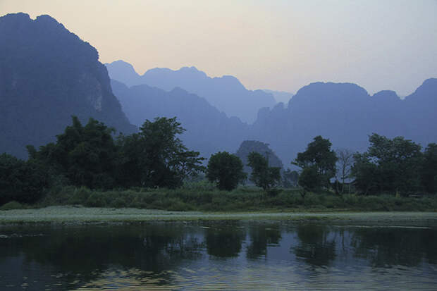 Река в окрестностях Ванг Вьенг, Лаос | Дешевые страны для отдыха