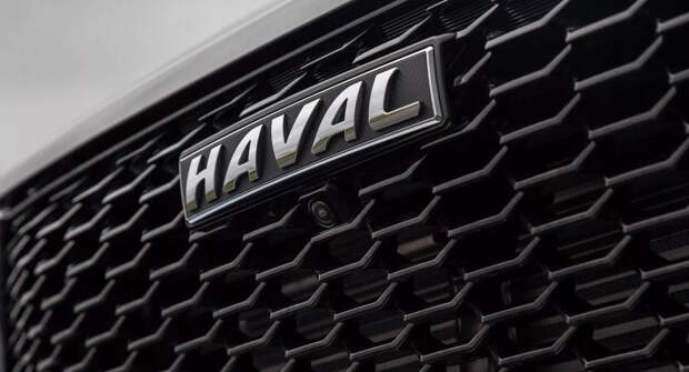 Новосибирская пара застряла на трассе из-за взрыва двигателя на Haval