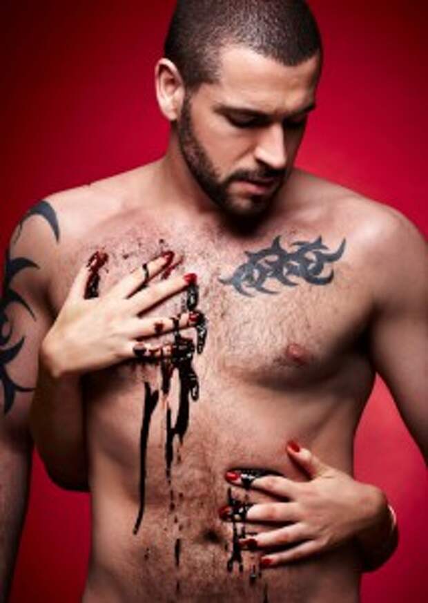 Shayne signs up for a DECHOX for the British Heart Foundation