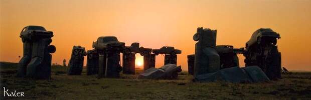 Монумент из старых американских машин выставлен на продажу (10 фото) Монумент из старых американских машин выставлен на продажу (10 фото)