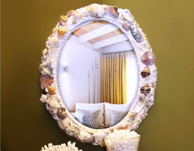 Зеркало, декорированное ракушками