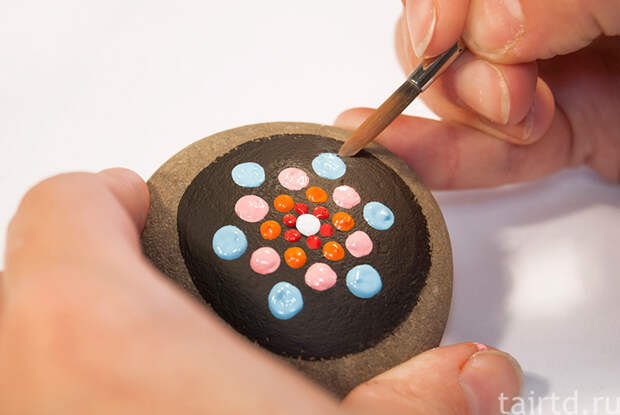 Точечная роспись по камням