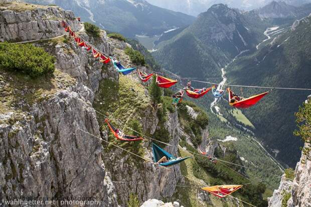 фестиваль highline гамаки на высоте в сотни метров над итальянскими альпами(3)
