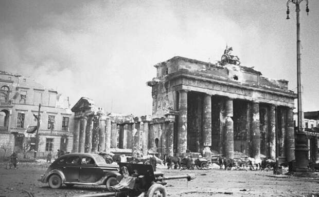 ФСБ рассекретила материалы о преступлениях военных США в Берлине в 1945 году