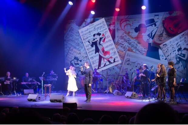 Илья Ригер и Romantic Songs Orchestra подарили москвичам «Волшебные ночи Испании»