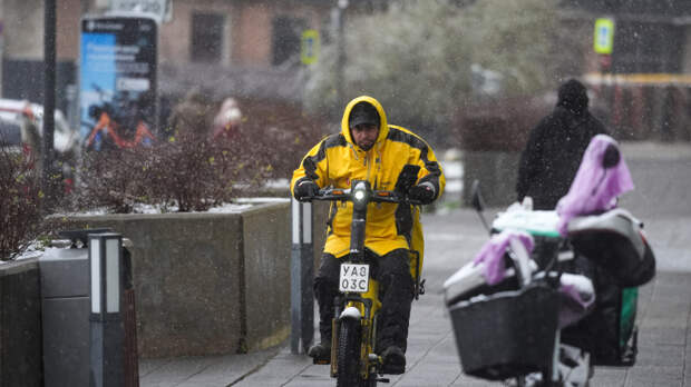 Путин поручил ограничить езду на электровелосипедах по тротуарам