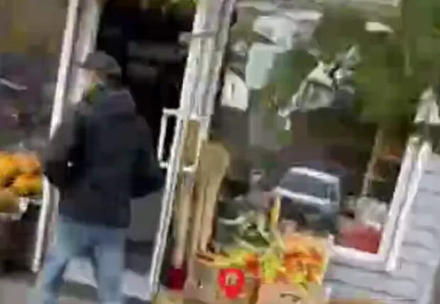 Жуть на полках: чем опасен ларек Толибджона в Челябинске