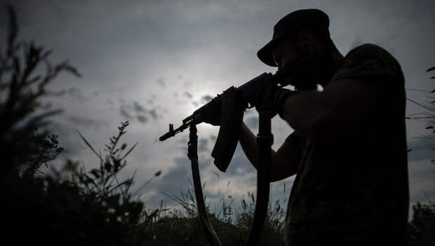 Боец украинского добровольческого батальона в Донецкой области. Архивное фото