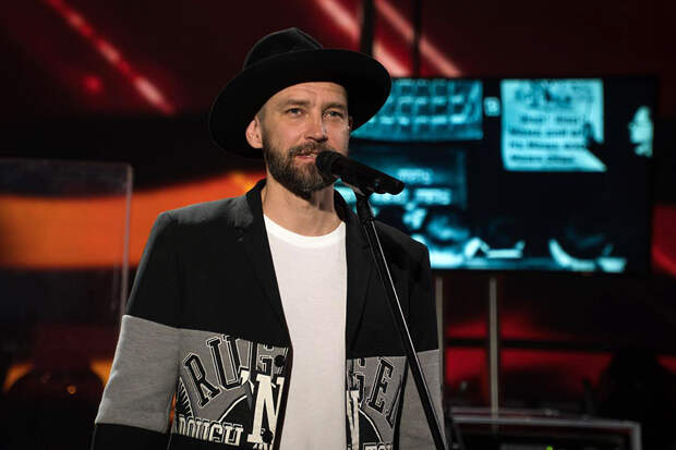 Неизвестные забрались в дом к лидеру группы Uma2rman