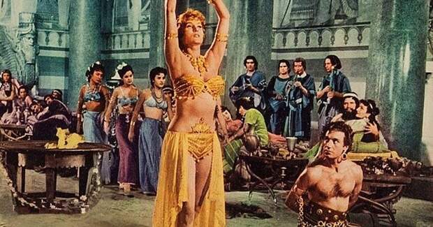 Танцовщицы в фильме «Царица Вавилонская», 1954 г.
