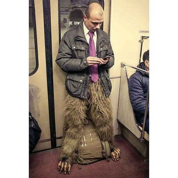Краски в метро люди, метро
