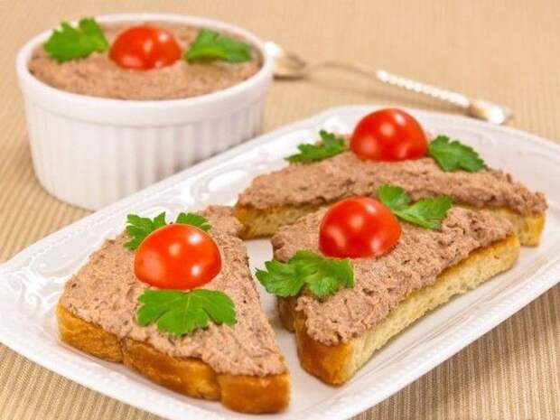 1. Чесночное масло еда, хлеб