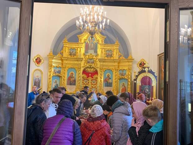 Благодатный огонь прибудет в 120 храмов Петербурга в ночь с 11 на 12 апреля