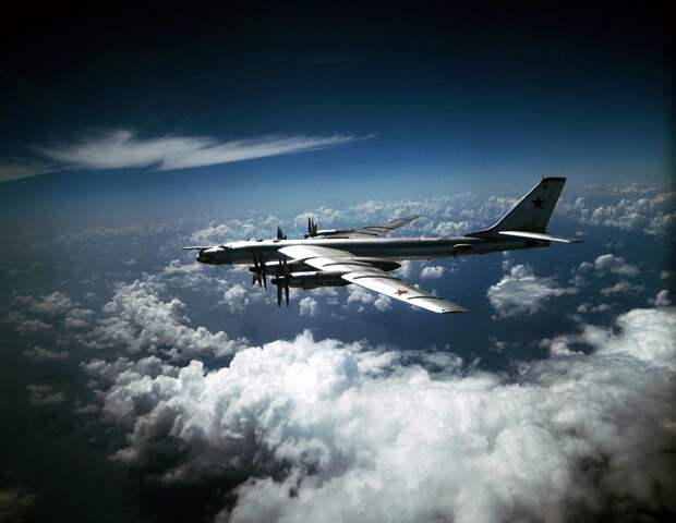 http://seabreeze.org.ua/wp-content/uploads/2012/Tu-95MS.jpg