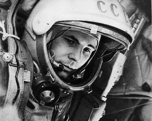 Юрий Алексеевич Гагарин – первый космонавт Юрий Алексеевич Гагарин – первый космонавт история, космос, первый, полет, ссср