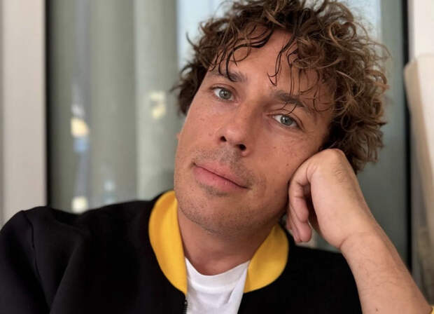 «На Киркорова похож»: фанаты едва узнали отрастившего бороду Галкина*