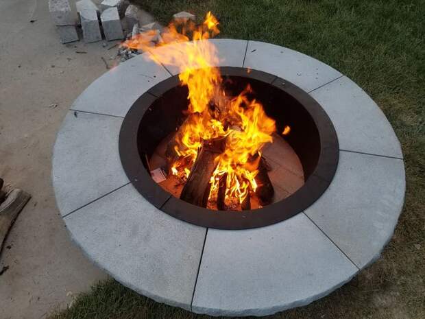 Место для огня во дворе своими руками (31 фото)