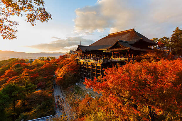 Осенний пейзаж в Киото, Япония - храм Киёмидзу-дэра