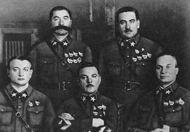 Заглавное фото: Первые маршалы Советского Союза на общей фотографии