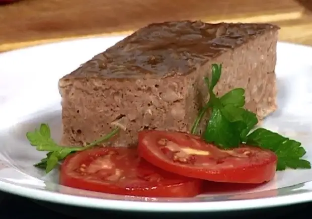 Запеченный зельц из свиной печени и гречки.